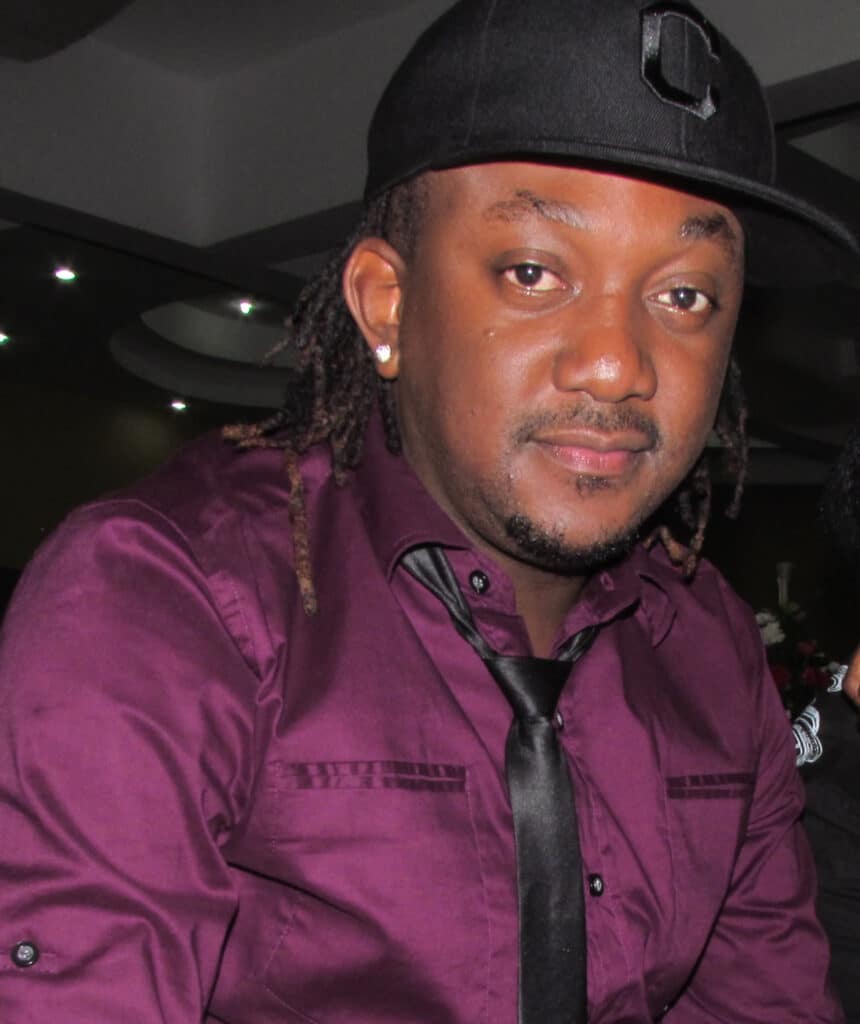 DOWNLOAD MP3 Banana Zoro - Zoba