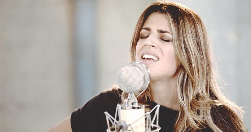 Hillsong Worship - What a beautiful name LYRICS