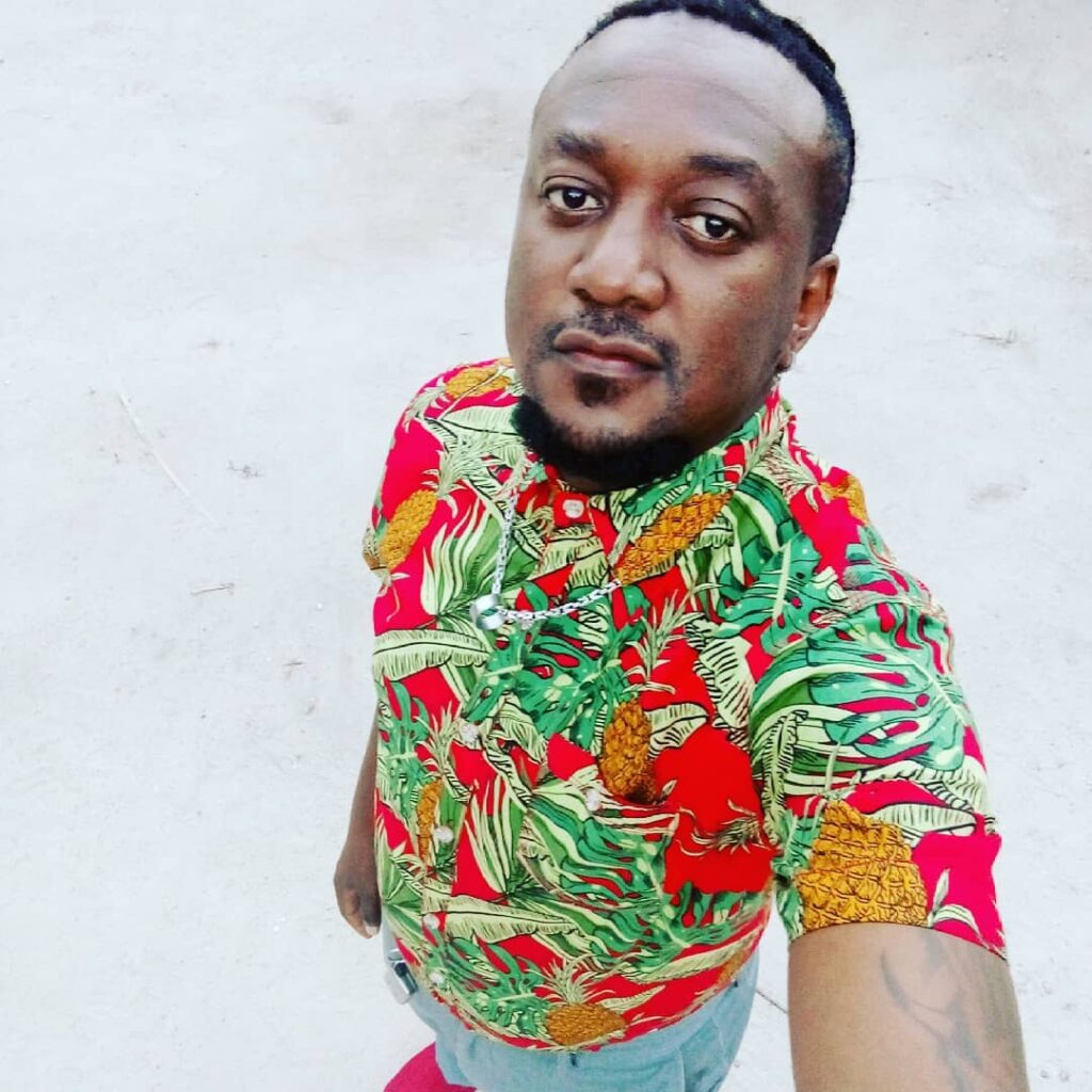 DOWNLOAD MP3 Hafsa ft Banana Zorro - Pressure