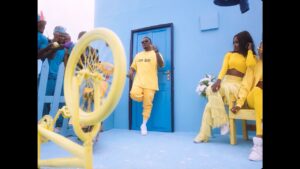 DOWNLOAD VIDEO Olamide - Green Light MP4