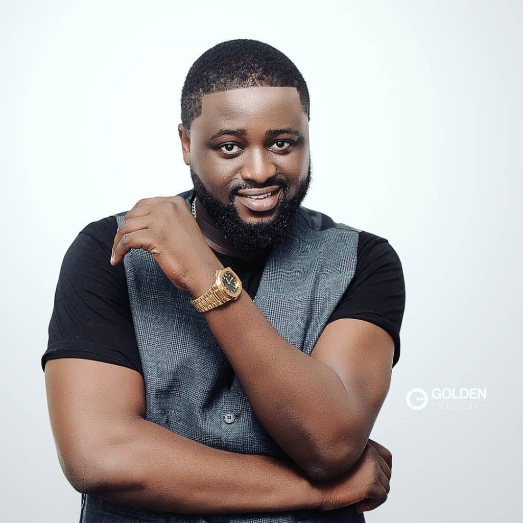 DOWNLOAD MP3 Fiston Mbuyi - SURPRIS AUDIO