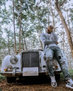 DOWNLOAD MP3 Aslay - Nashangaa AUDIO