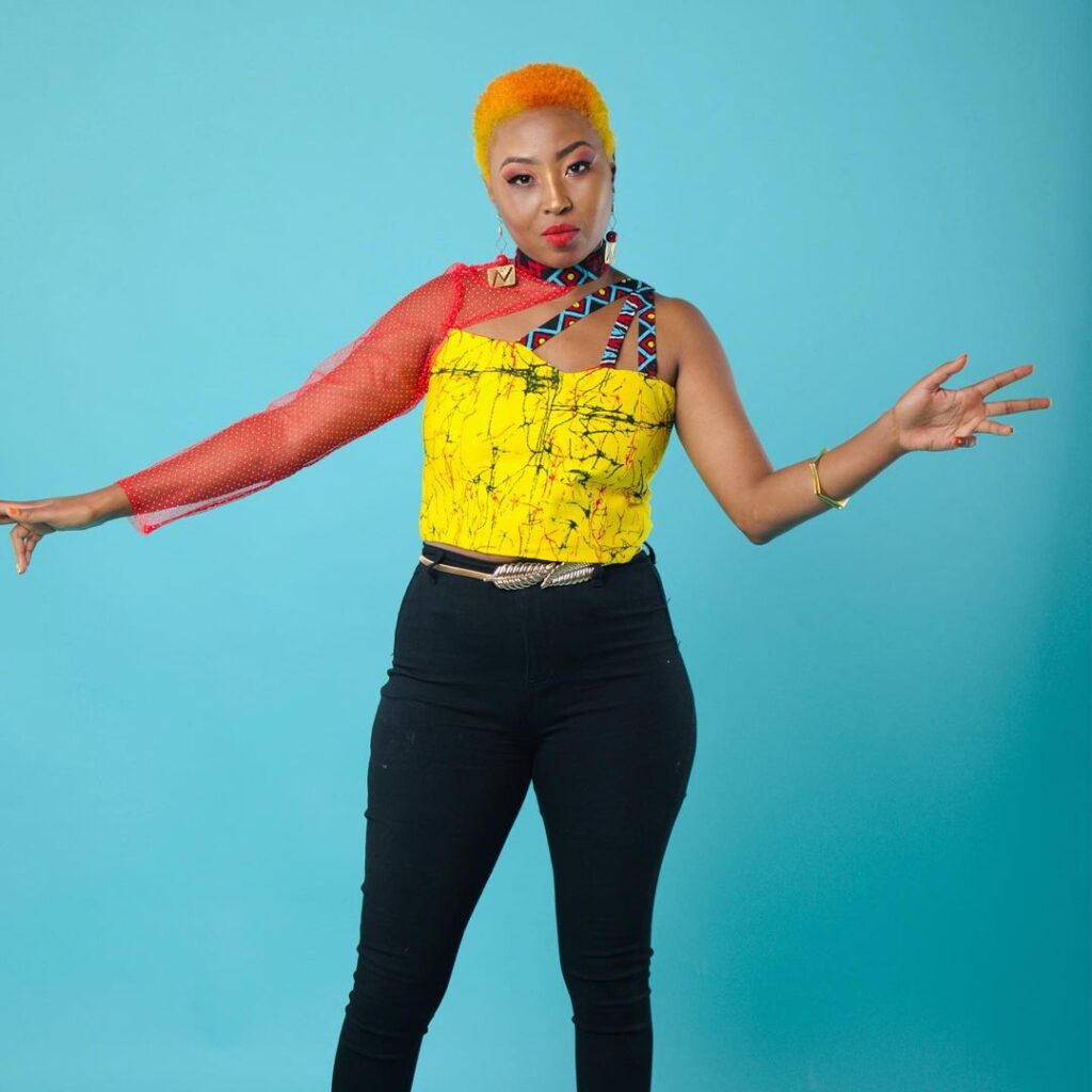 DOWNLOAD MP3 Vivian - Attention Ft Redsan AUDIO