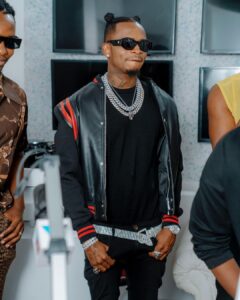 AUDIO IYO - Loving You Ft. Diamond Platnumz MP3 DOWNLOAD