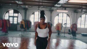 VIDEO Yemi Alade – Begging MP4 DOWNLOAD