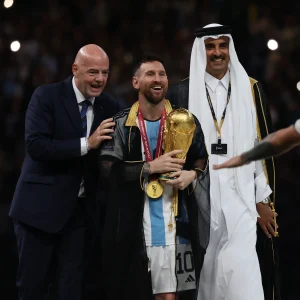 What is a bisht and why was Messi wearing black cloak at the World Cup?