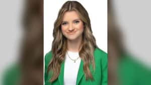 Watch: Jessica Robb collapsed on live television (sparks vaccine fears)