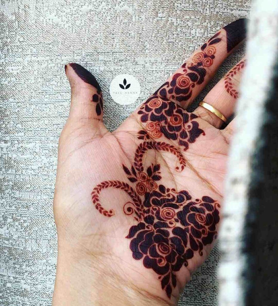 10 Latest Red and Black Mehndi Designs For You!