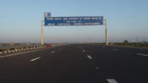 Delhi - Mumbai 1242 km Expressway