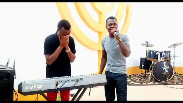 AUDIO Esau Tosh - Unastahili Kuabudiwa MP3 DOWNLOAD