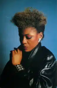 AUDIO Tshala Muana - Chena MP3 DOWNLOAD