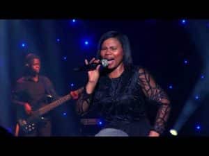 Ndinomhlobo - Kholeka Live At Joburg Theatre