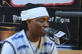 Fola Ft Bella Shmurda - Who Does That MP3 DOWNLOAD