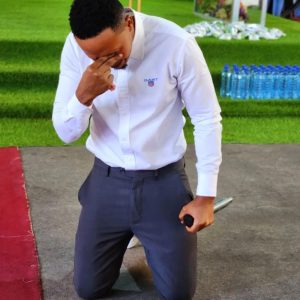 Emanuel Nicarios - Safari ya Imani live MP3 DOWNLOAD