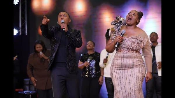 Dumi Mkokstad ft. - Umukhulu simakade MP3 DOWNLOAD